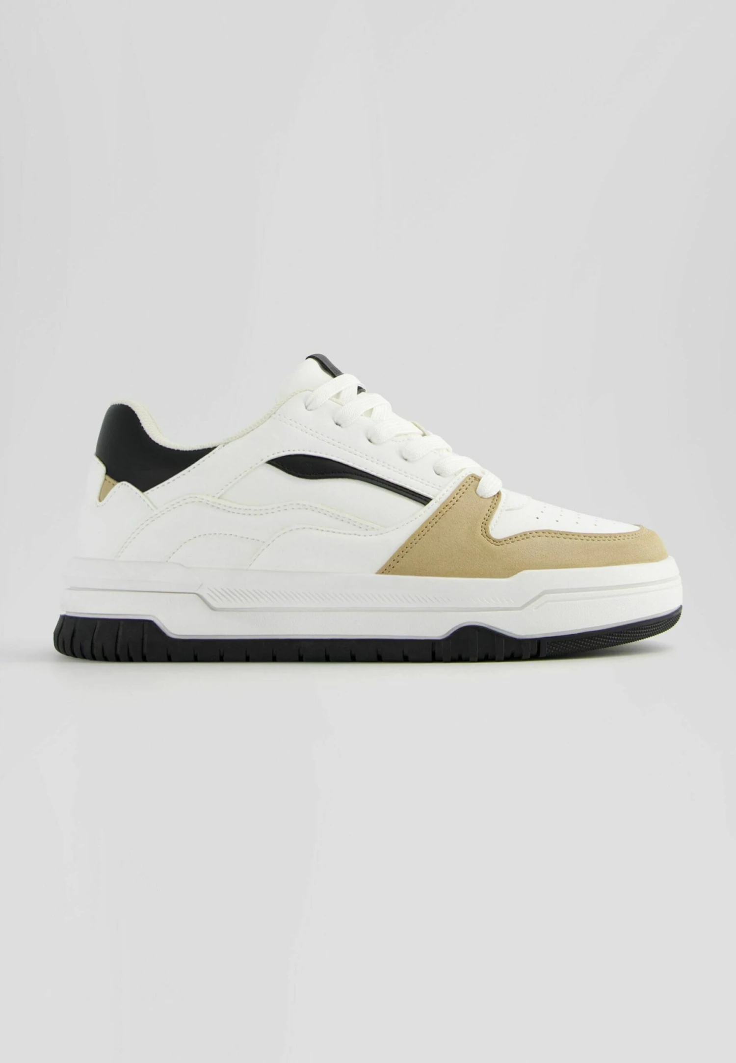 BERSHKA ContrastSneakers BasseWhite Uomo Sneaker BEJ12O0AJ-A11 8 BERSHKA ContrastSneakers BasseWhite Uomo Sneaker BEJ12O0AJ-A11 - immagine 6