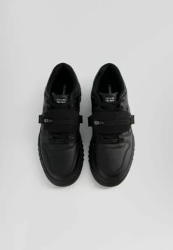 BERSHKA With Removable Pocket - Sneakers Basse - Black -Luce Scarpe Negozio 2a5f0410e3b143a29df0309a9054b367
