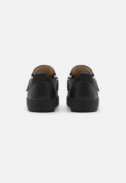 Giuseppe Zanotti Double Zip - Sneakers Basse - Nero 9 Giuseppe Zanotti Double Zip - Sneakers Basse - Nero -Luce Scarpe Negozio 2e5258c275294e839ac517ca8c7aac29