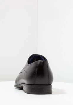 Bugatti Mattia - Stringate Eleganti - Black 11 Bugatti Mattia - Stringate Eleganti - Black -Luce Scarpe Negozio 36108690044c4e04bac5fa31b34b094d