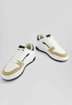BERSHKA ContrastSneakers BasseWhite Uomo Sneaker BEJ12O0AJ-A11 12 BERSHKA ContrastSneakers BasseWhite Uomo Sneaker BEJ12O0AJ-A11 -Luce Scarpe Negozio 3639bf33aa4741d5a61022483ee6c9c5