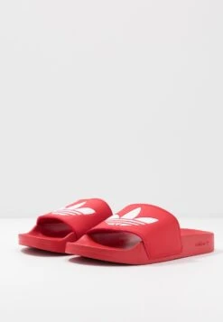 Adidas Originals Adilette LiteCiabattineScarle/Ftwwht/Scarle Uomo Scarpe Aperte AD115G00P-G11 10 Adidas Originals Adilette LiteCiabattineScarle/Ftwwht/Scarle Uomo Scarpe Aperte AD115G00P-G11 -Luce Scarpe Negozio 3777f0287c24499aa6c0b57aff9ceef6