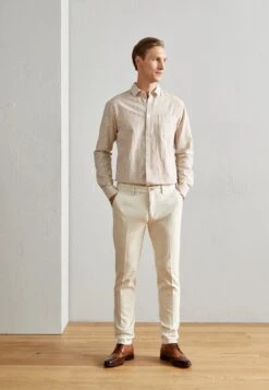 MELVIN & HAMILTON Martin 15Stringate ElegantiMid Brown/Wood/Tan/Cognac/Rich Tan/Orange Uomo Scarpe Eleganti ME212M01I-O13 -Luce Scarpe Negozio 38cbded0ed8044e79fdeca49cb911b38