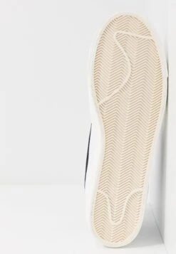 Nike Sportswear Blazer Mid '77 Vntg - Sneakers Alte - White/Black 18 Nike Sportswear Blazer Mid '77 Vntg - Sneakers Alte - White/Black -Luce Scarpe Negozio 3dfd5f2e6c934ccd920808996628d4b9