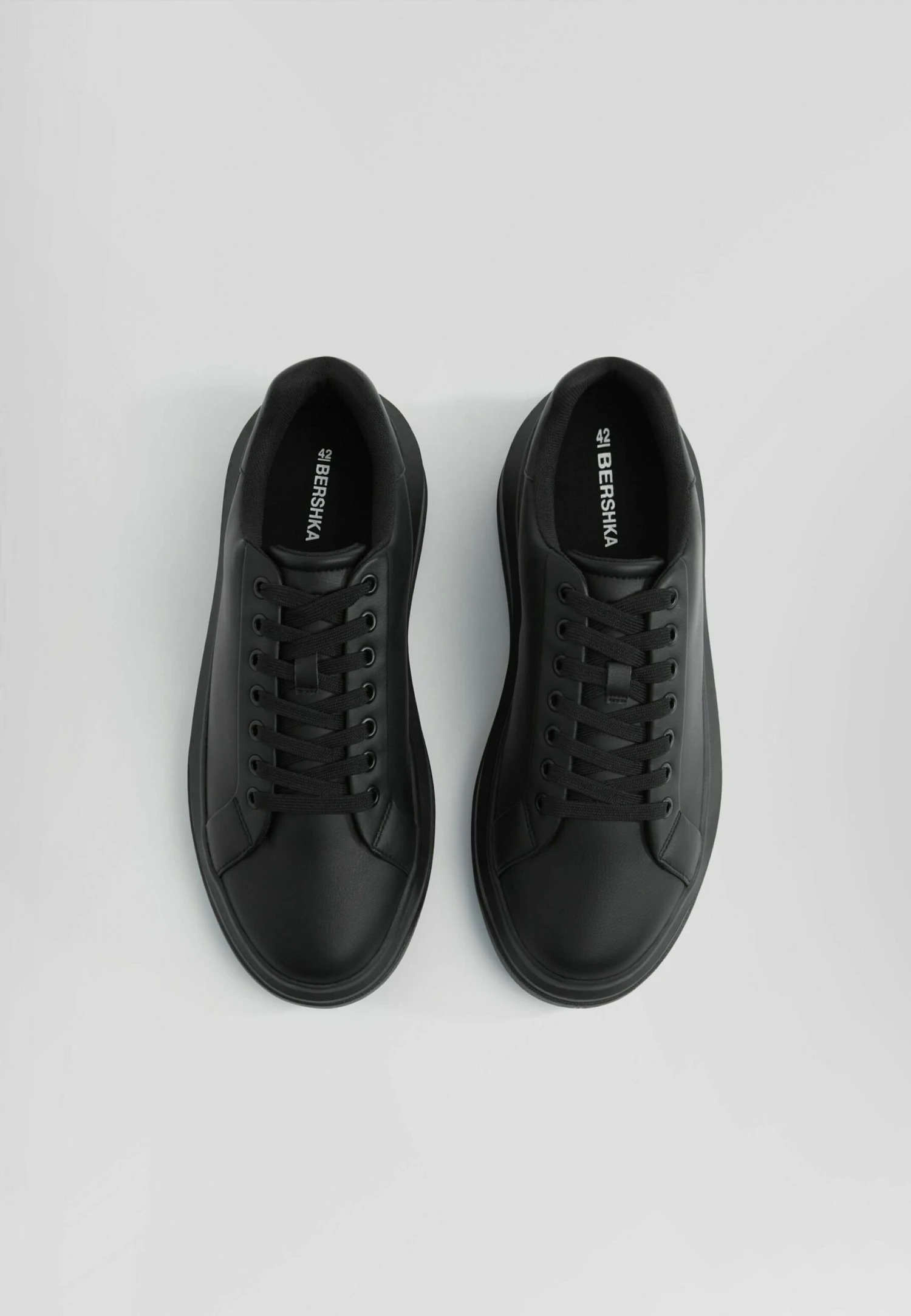 BERSHKA Contrast Chunky Sole - Sneakers Basse - Black 5 BERSHKA Contrast Chunky Sole - Sneakers Basse - Black - immagine 3