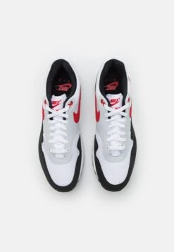 Nike Sportswear Air Max 1Sneakers BasseWhite/University Red/Pure Platinum/Black Uomo Sneaker NI112O0VZ-A12 11 Nike Sportswear Air Max 1Sneakers BasseWhite/University Red/Pure Platinum/Black Uomo Sneaker NI112O0VZ-A12 -Luce Scarpe Negozio 47bd08fe46574567ad7bb1dfbf5c2ff9