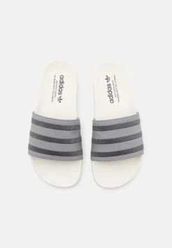 Adidas Originals Adilette UnisexCiabattineGrey Three/Grey Six/Cloud White Uomo Scarpe Aperte AD115G02C-C11 11 Adidas Originals Adilette UnisexCiabattineGrey Three/Grey Six/Cloud White Uomo Scarpe Aperte AD115G02C-C11 -Luce Scarpe Negozio 498b0a09227747aa9d179651fe15d78e