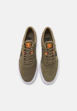 DC SHOES Teknic OvcSneakers BasseOlive Camo Uomo Sneaker DC115O02K-N11 11 DC SHOES Teknic OvcSneakers BasseOlive Camo Uomo Sneaker DC115O02K-N11 -Luce Scarpe Negozio 4f0ac498577a4eaca48f692592ce9107