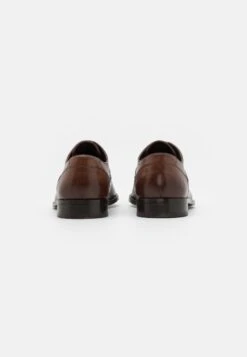 Pier One Stringate ElegantiCognac Uomo Scarpe Eleganti PI912M0CI-O11 10 Pier One Stringate ElegantiCognac Uomo Scarpe Eleganti PI912M0CI-O11 -Luce Scarpe Negozio 587728e46d90429fa8be3945cb2a9622