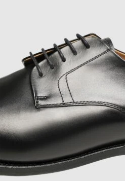 Jones Cd- Stringate Eleganti - Schwarz 13 Jones Cd- Stringate Eleganti - Schwarz -Luce Scarpe Negozio 5d2665f6a29c4ee184bfe6a3f5c11f6c