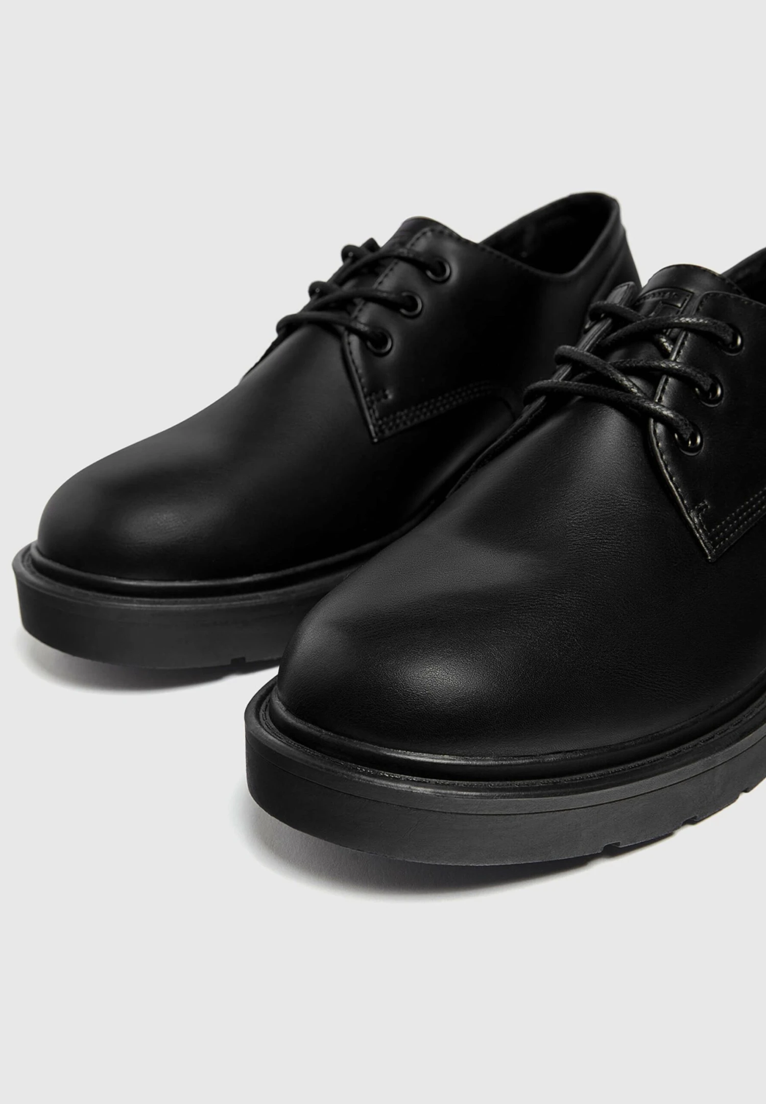 PULL & BEAR Mit Dicker - Stringate Eleganti - Black 7 PULL & BEAR Mit Dicker - Stringate Eleganti - Black - immagine 5