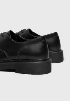 PULL & BEAR Mit Dicker - Stringate Eleganti - Black 10 PULL & BEAR Mit Dicker - Stringate Eleganti - Black -Luce Scarpe Negozio 6efdda83f21e4b24ae11f607fd3a1791