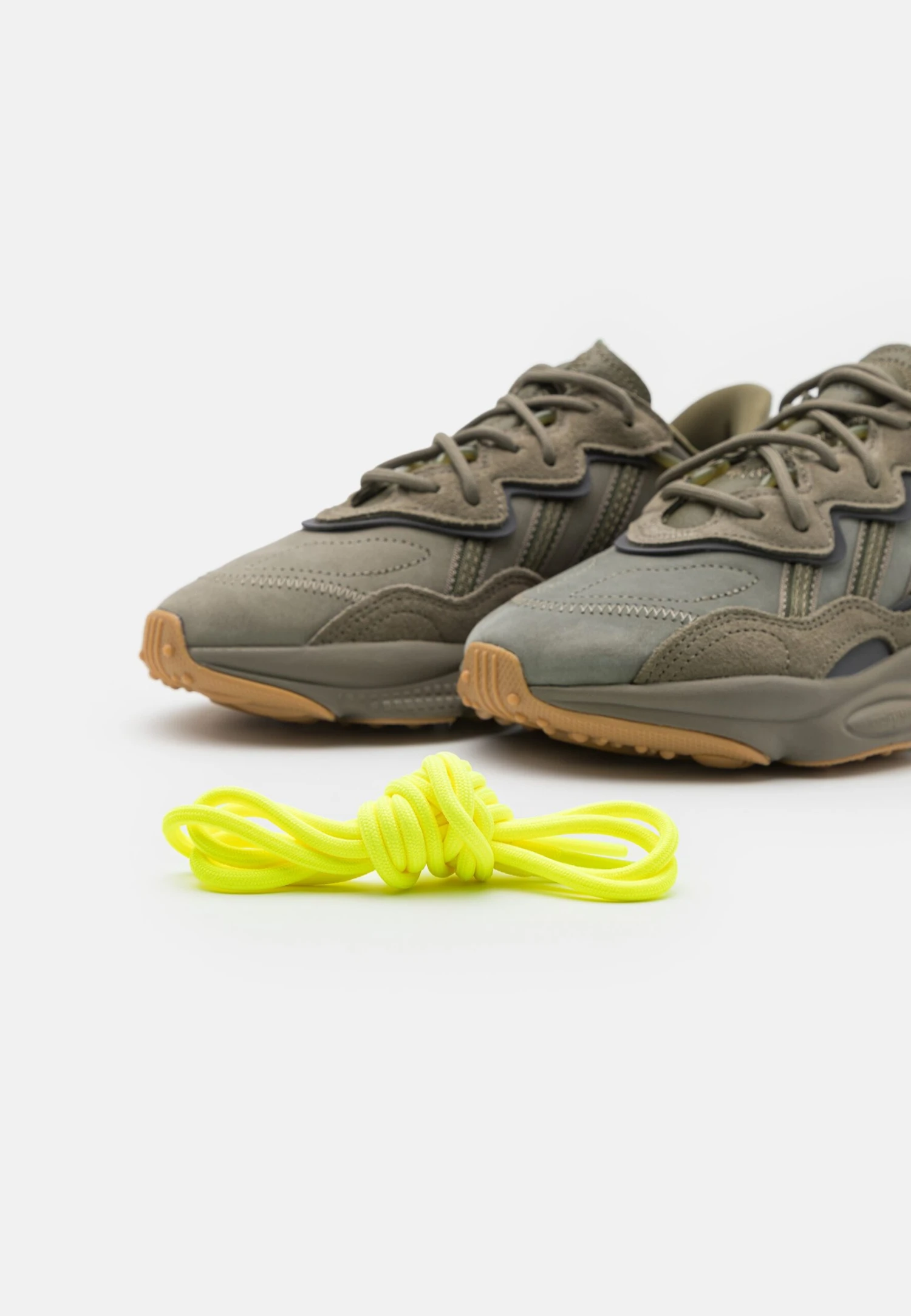 Adidas Originals Ozweego UnisexSneakers BasseTrace Cargo/Night Cargo/Raw Khaki Uomo Sneaker AD115O0W5-N11 8 Adidas Originals Ozweego UnisexSneakers BasseTrace Cargo/Night Cargo/Raw Khaki Uomo Sneaker AD115O0W5-N11 - immagine 6