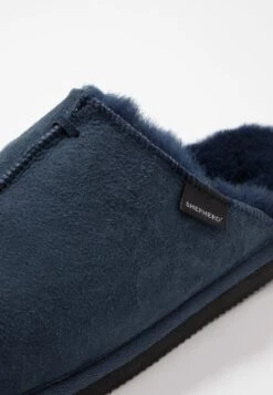 Shepherd Hugo - Pantofole - Dark Navy 13 Shepherd Hugo - Pantofole - Dark Navy -Luce Scarpe Negozio 886d5d1e3c874548a54a9d13b29d99ef