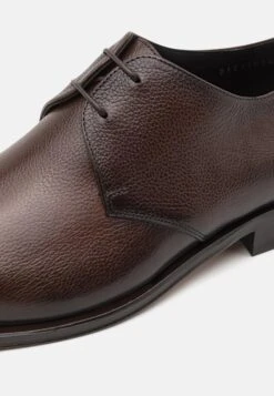 Boss Derrek Derb - Stringate Eleganti - Dark Brown 13 Boss Derrek Derb - Stringate Eleganti - Dark Brown -Luce Scarpe Negozio 8c426c164ba74bd58b1fd9751edd9443