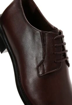 Stringate ElegantiBrown Uomo Scarpe Eleganti D5H12M00Q-O11 -Luce Scarpe Negozio a824e967584345489ccfd9bd9fd4bfd4