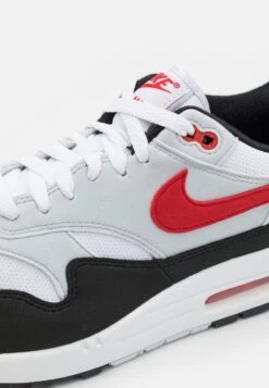 Nike Sportswear Air Max 1Sneakers BasseWhite/University Red/Pure Platinum/Black Uomo Sneaker NI112O0VZ-A12 13 Nike Sportswear Air Max 1Sneakers BasseWhite/University Red/Pure Platinum/Black Uomo Sneaker NI112O0VZ-A12 -Luce Scarpe Negozio a877bbccbf314f6696a11b219834d32a