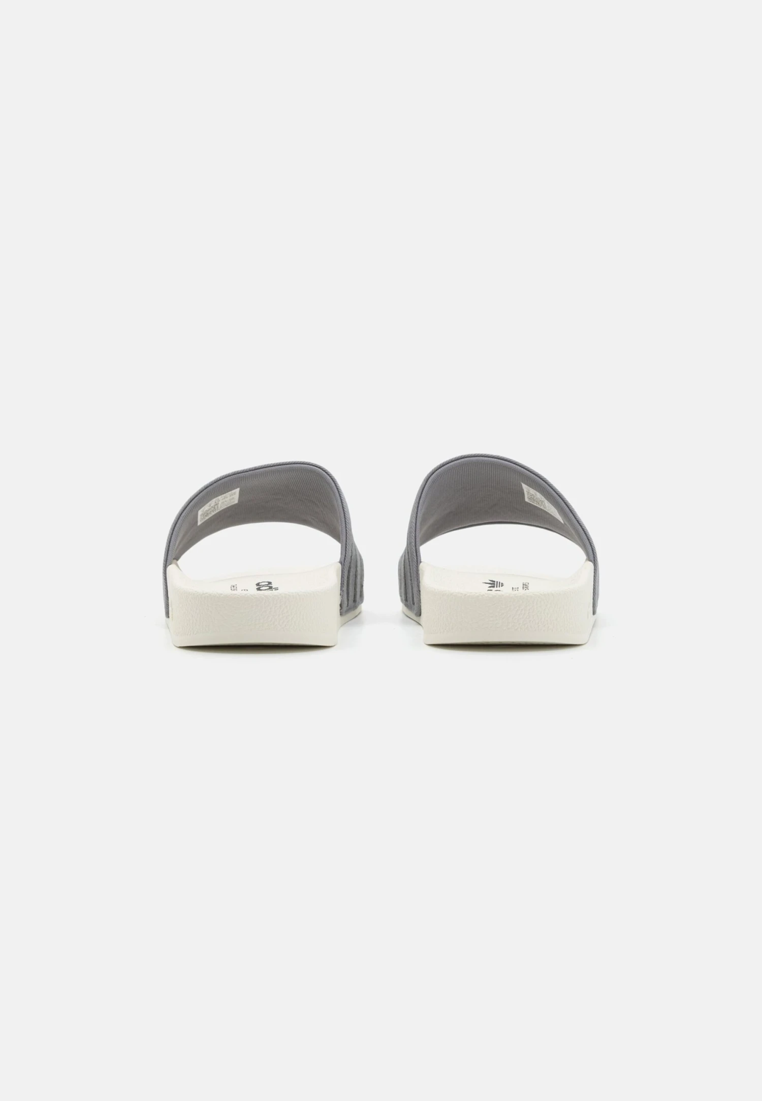 Adidas Originals Adilette UnisexCiabattineGrey Three/Grey Six/Cloud White Uomo Scarpe Aperte AD115G02C-C11 5 Adidas Originals Adilette UnisexCiabattineGrey Three/Grey Six/Cloud White Uomo Scarpe Aperte AD115G02C-C11 - immagine 3