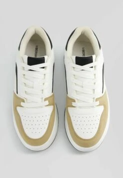 BERSHKA ContrastSneakers BasseWhite Uomo Sneaker BEJ12O0AJ-A11 10 BERSHKA ContrastSneakers BasseWhite Uomo Sneaker BEJ12O0AJ-A11 -Luce Scarpe Negozio aafc06357d1143f681ecc6b43f84a2c7