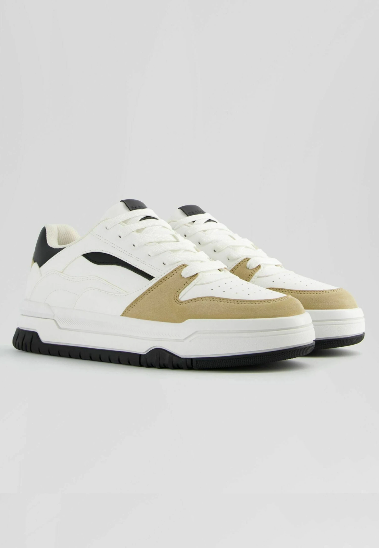 BERSHKA ContrastSneakers BasseWhite Uomo Sneaker BEJ12O0AJ-A11 4 BERSHKA ContrastSneakers BasseWhite Uomo Sneaker BEJ12O0AJ-A11 - immagine 2