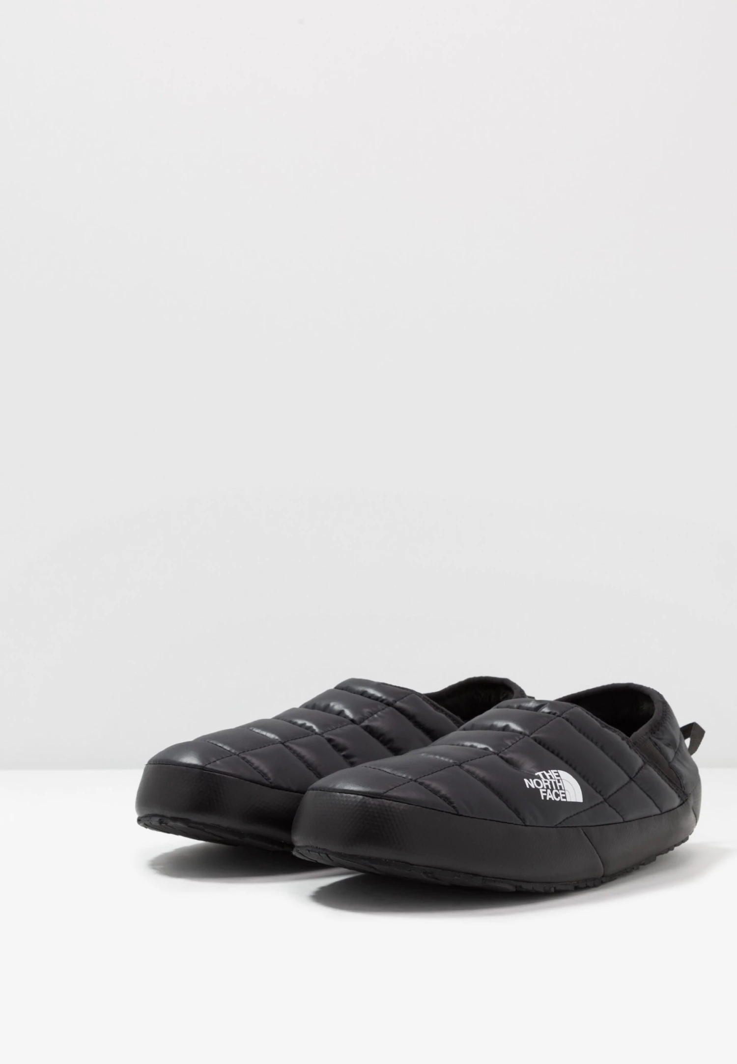 The North Face Thermoball Traction Mule VCiabattineBlack/White Uomo Scarpe Aperte TH342B06I-Q11 8 The North Face Thermoball Traction Mule VCiabattineBlack/White Uomo Scarpe Aperte TH342B06I-Q11 - immagine 6