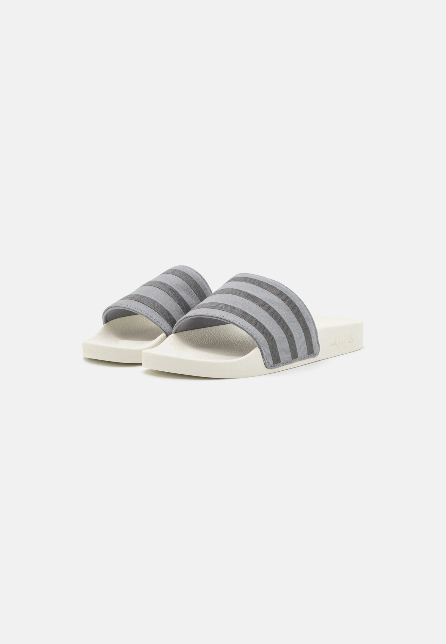 Adidas Originals Adilette UnisexCiabattineGrey Three/Grey Six/Cloud White Uomo Scarpe Aperte AD115G02C-C11 4 Adidas Originals Adilette UnisexCiabattineGrey Three/Grey Six/Cloud White Uomo Scarpe Aperte AD115G02C-C11 - immagine 2