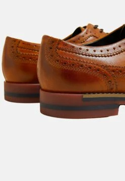 Marks & Spencer Trisole BroguesStringate ElegantiChestnut Uomo Scarpe Eleganti QM412M002-O11 11 Marks & Spencer Trisole BroguesStringate ElegantiChestnut Uomo Scarpe Eleganti QM412M002-O11 -Luce Scarpe Negozio c0784aabedfb43238424de0077d169c9