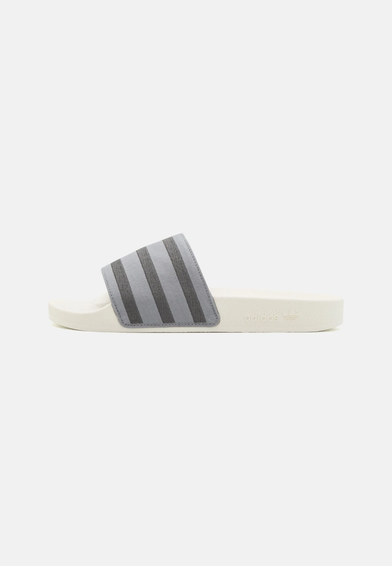 Adidas Originals Adilette UnisexCiabattineGrey Three/Grey Six/Cloud White Uomo Scarpe Aperte AD115G02C-C11 3 Adidas Originals Adilette UnisexCiabattineGrey Three/Grey Six/Cloud White Uomo Scarpe Aperte AD115G02C-C11