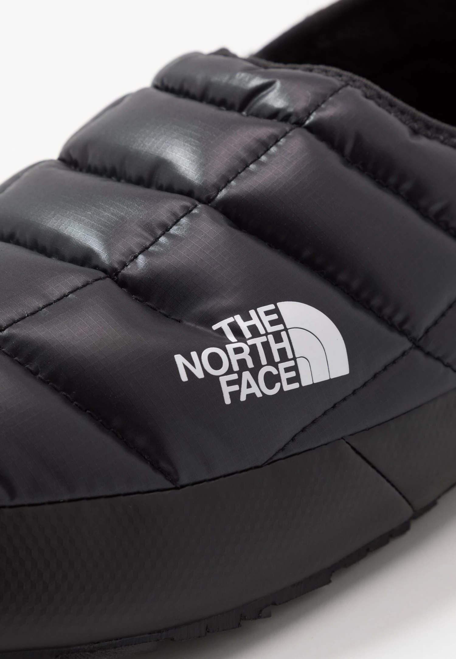 The North Face Thermoball Traction Mule VCiabattineBlack/White Uomo Scarpe Aperte TH342B06I-Q11 12 The North Face Thermoball Traction Mule VCiabattineBlack/White Uomo Scarpe Aperte TH342B06I-Q11 - immagine 10