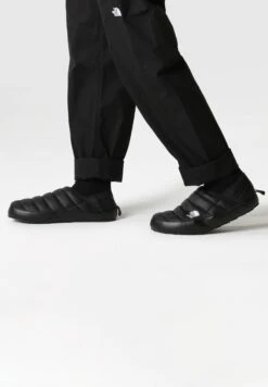 The North Face Thermoball Traction Mule VCiabattineBlack/White Uomo Scarpe Aperte TH342B06I-Q11 13 The North Face Thermoball Traction Mule VCiabattineBlack/White Uomo Scarpe Aperte TH342B06I-Q11 -Luce Scarpe Negozio e5111ed38b9f48c086de15483d987302
